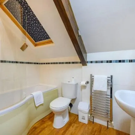 Rb1gh- Cosy & Well Designed Leeds (West Yorkshire)